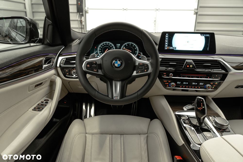 BMW Seria 5 530i GPF xDrive M Sport sport - 34