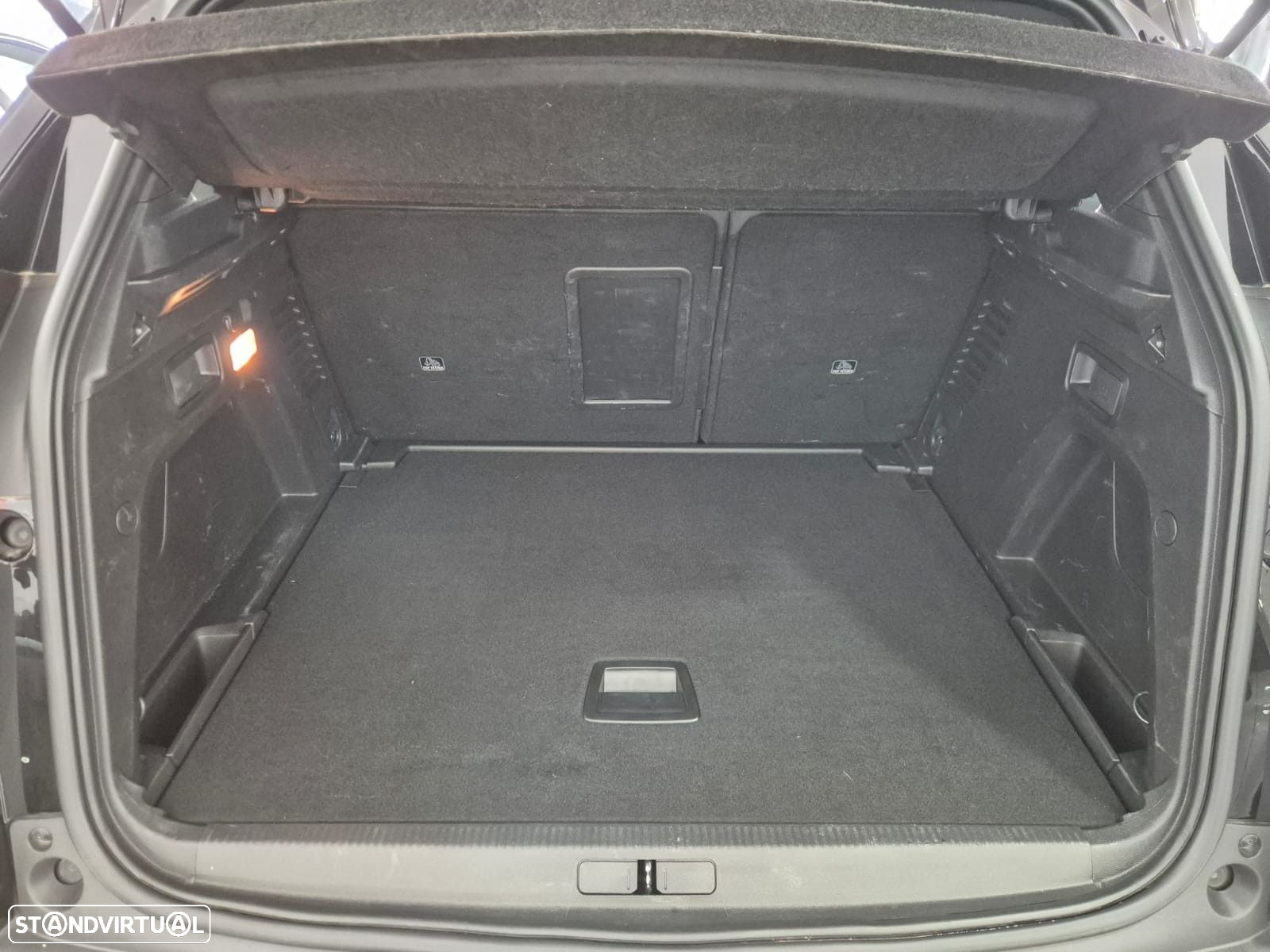 Peugeot 3008 1.5 BlueHDi Allure EAT8 - 18