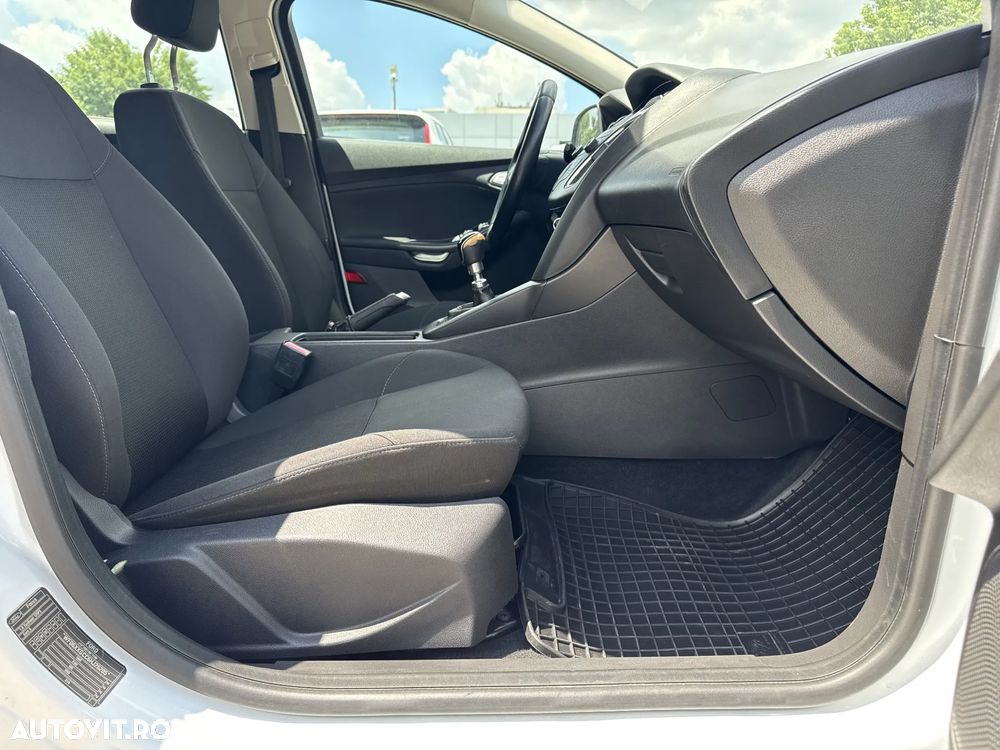 Ford Focus - 12