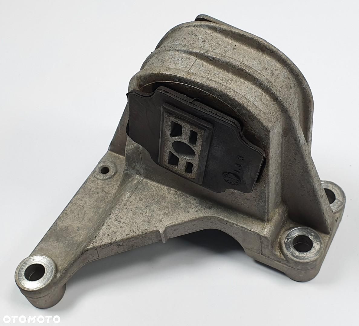 ŁAPA PODUSZKA SILNIKA VOLVO S80 2.4 B 30680770 - 1