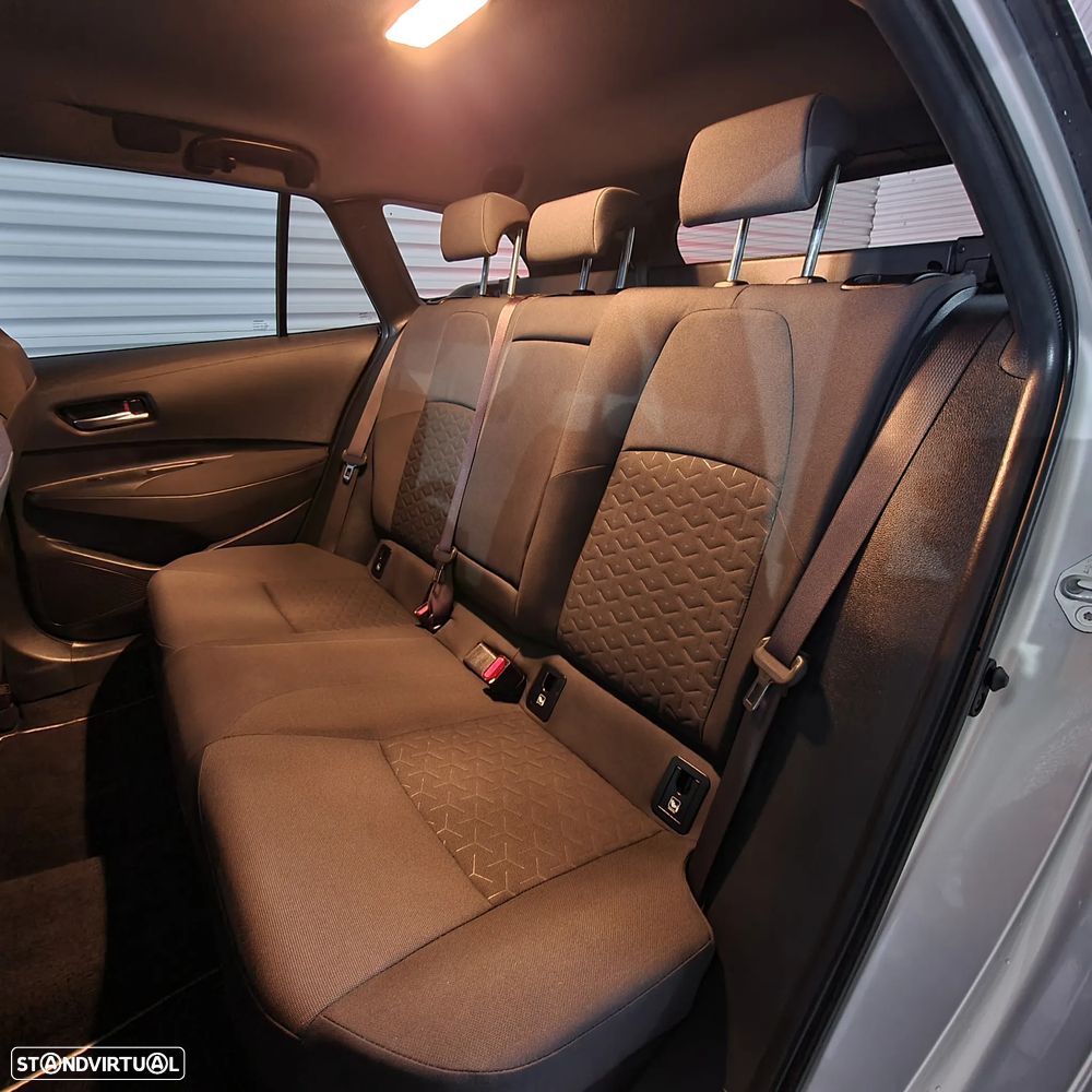 Toyota Corolla Touring Sports 1.8 Hybrid Comfort+P.Sport - 25