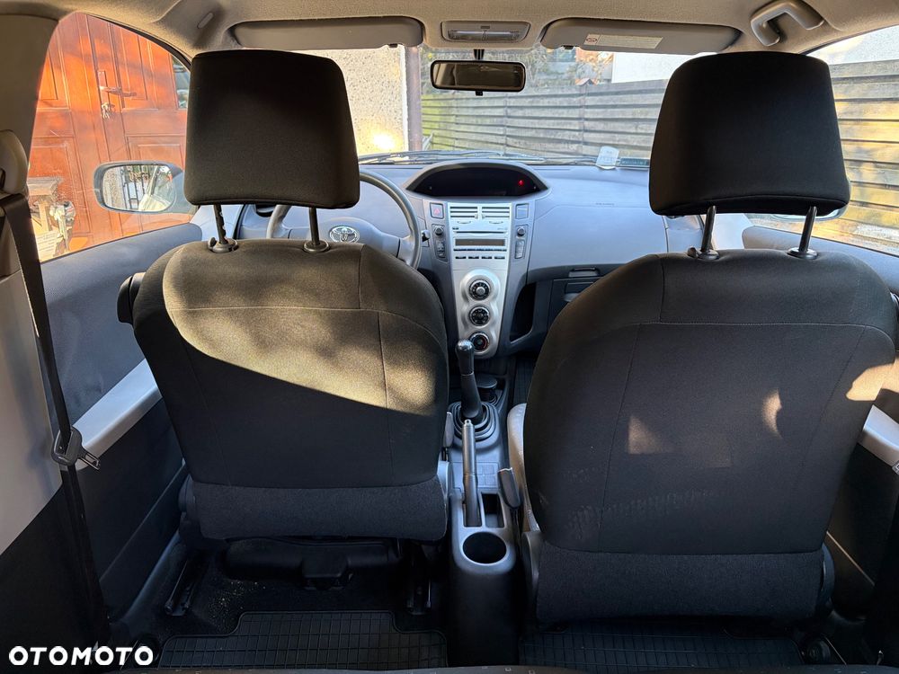 Toyota Yaris 1.0 Terra - 6
