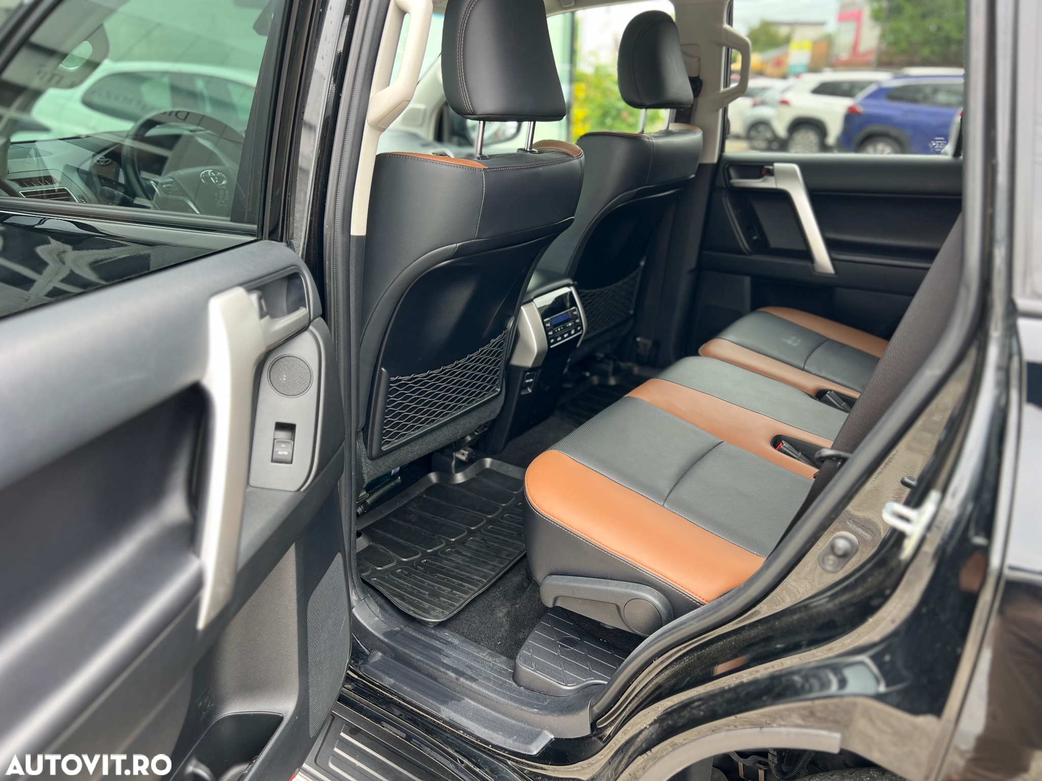 Toyota Land Cruiser 2.8l D-4D 204 CP A/T 7 locuri Luxury AVS Black - 14