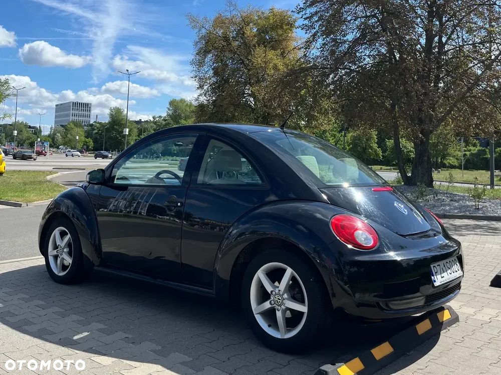 Volkswagen New Beetle - 3