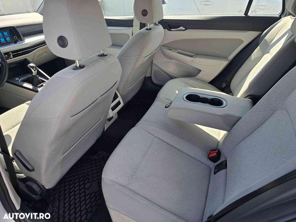 Volkswagen Golf - 10