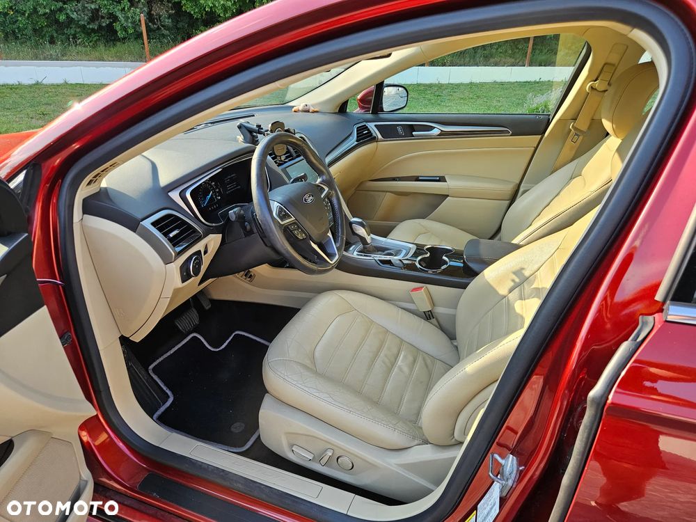 Ford Fusion - 15