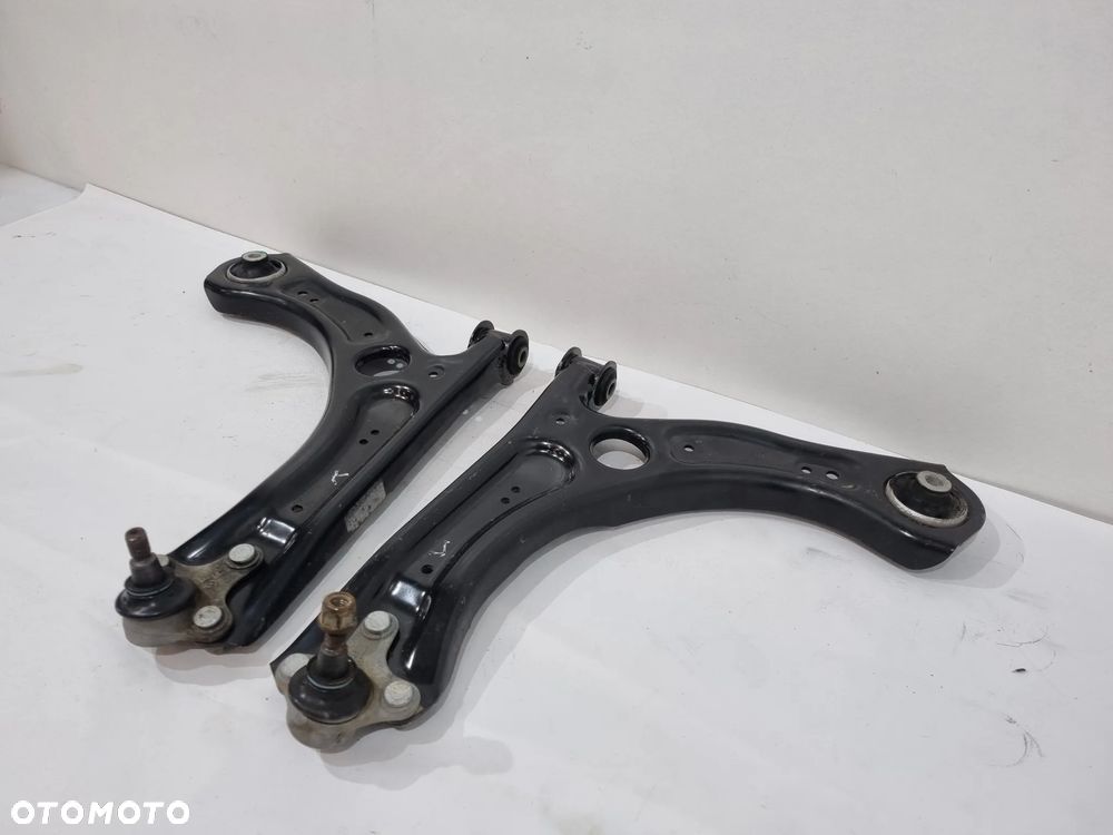 WV POLO VI 2G SEAT IBIZA SKODA WAHACZ PRAWY LEWY 2Q0407152B 2Q0407151B - 3