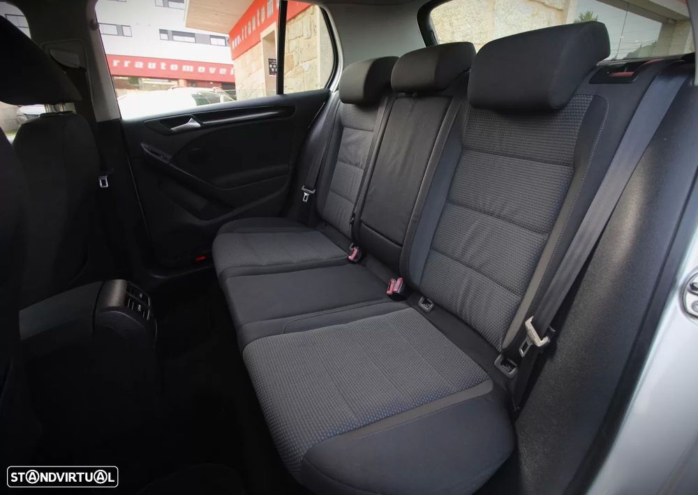 VW Golf 1.6 TDi Highline - 9