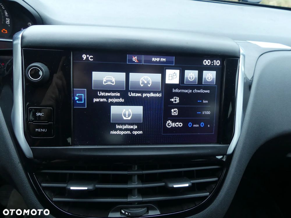 Peugeot 208 1.2 PureTech GPF Signature S&S EAT6 - 27