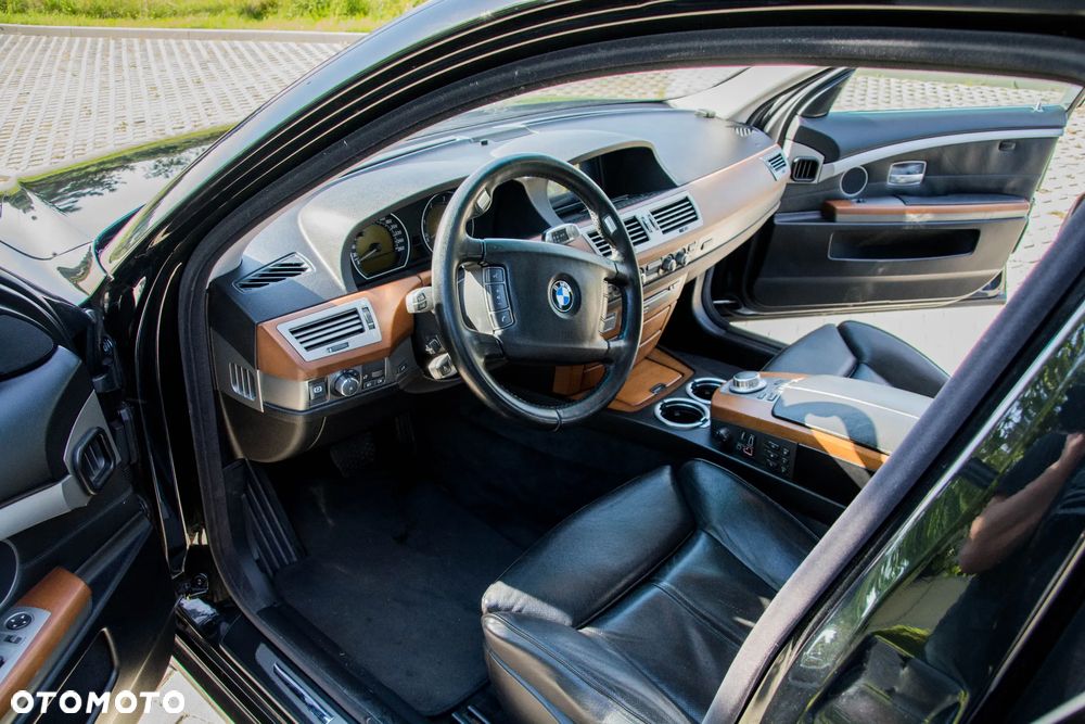 BMW Seria 7 - 11