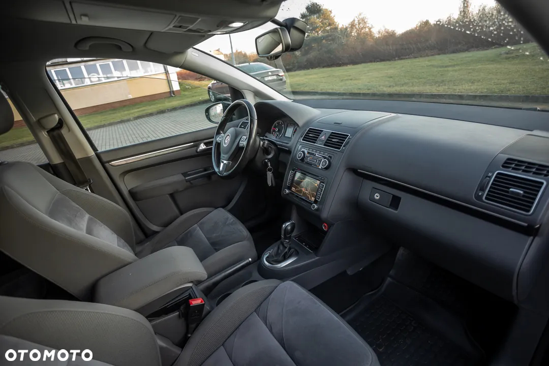 Volkswagen Touran 2.0 TDI DPF DSG Highline - 21