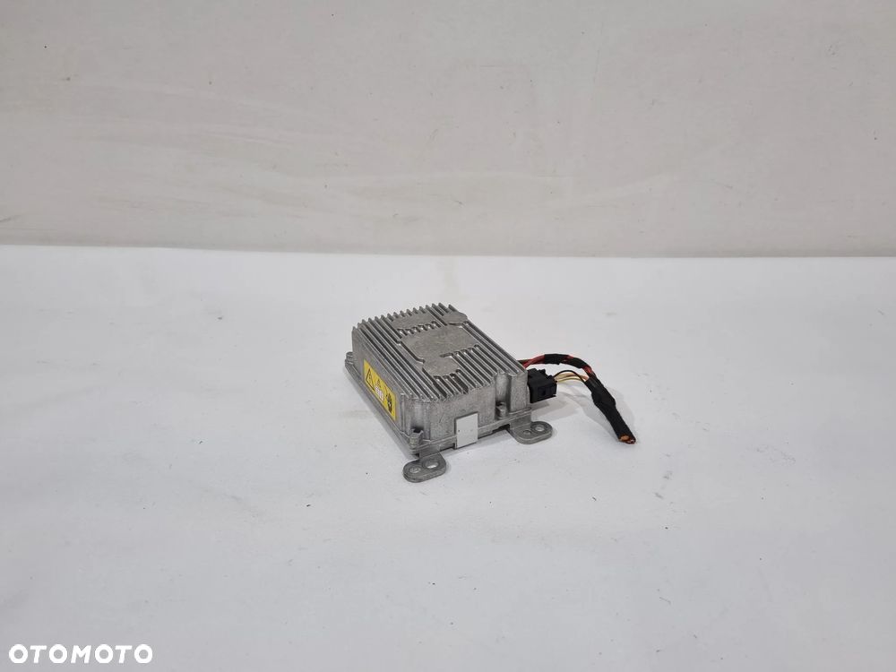 MERCEDES W213 MODUŁ KONWERTER NAPIĘCIA A0008271105 - 2