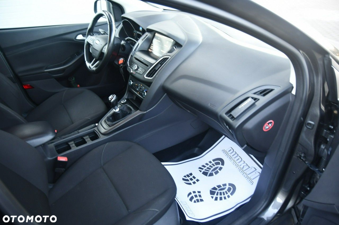 Ford Focus - 24