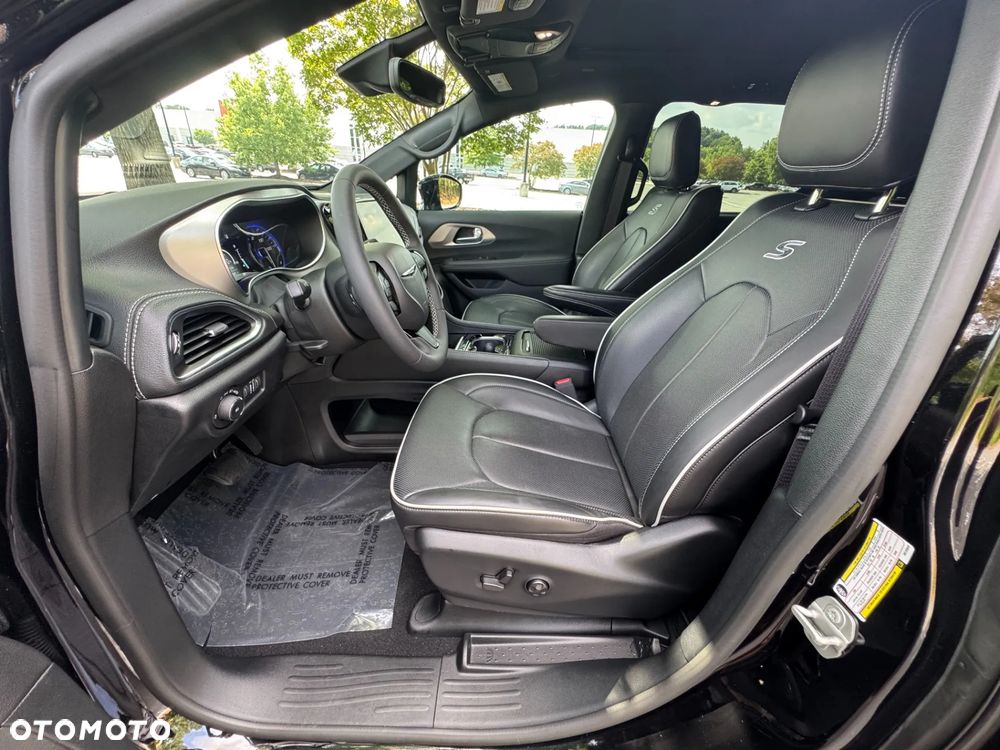 Chrysler Pacifica - 18