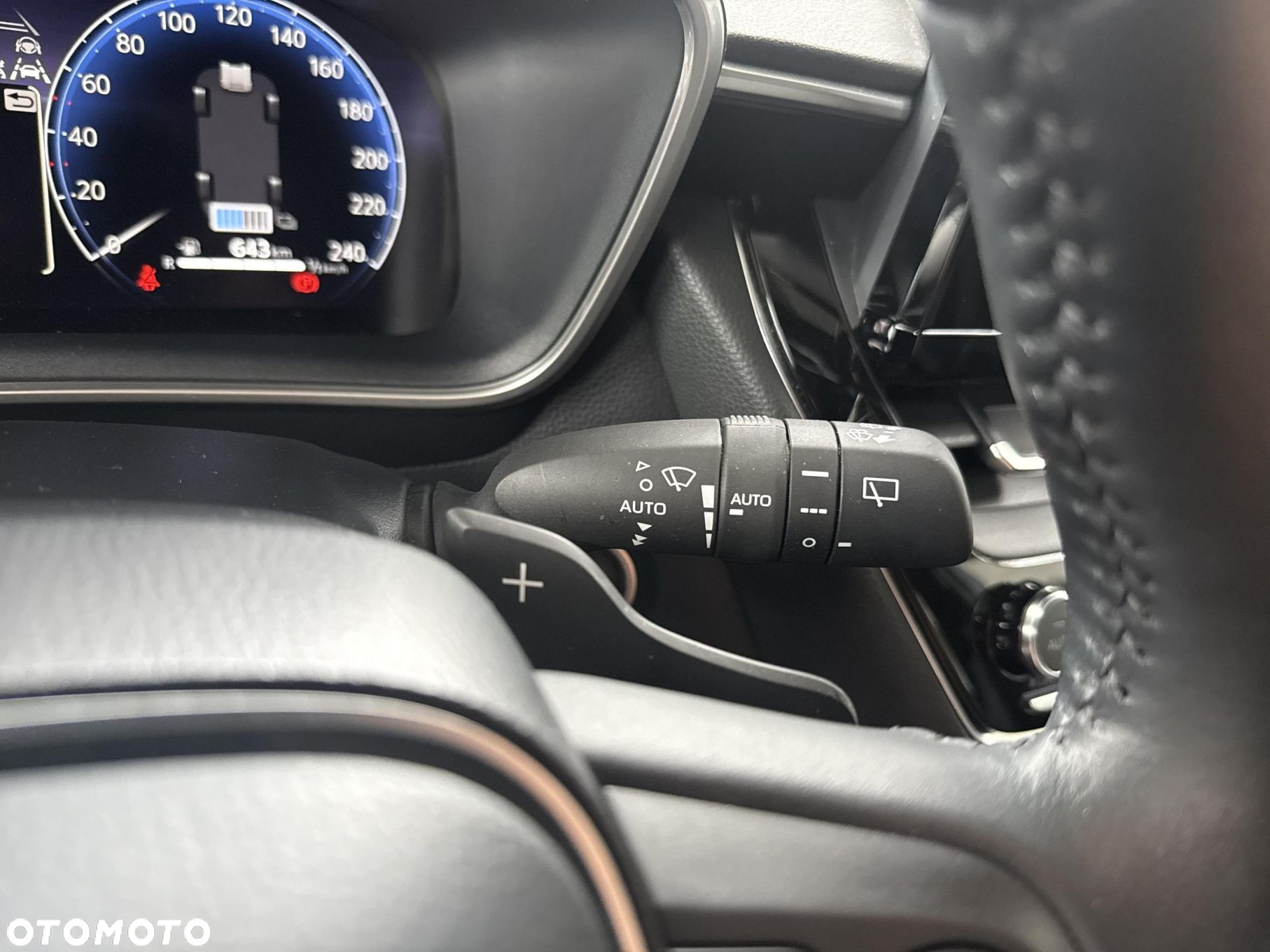 Toyota Corolla 2.0 Hybrid Comfort - 23