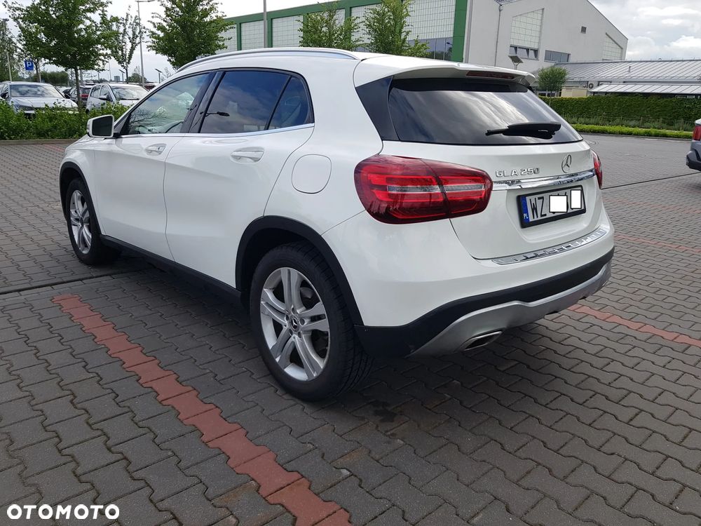 Mercedes-Benz GLA 250 7G-DCT - 4