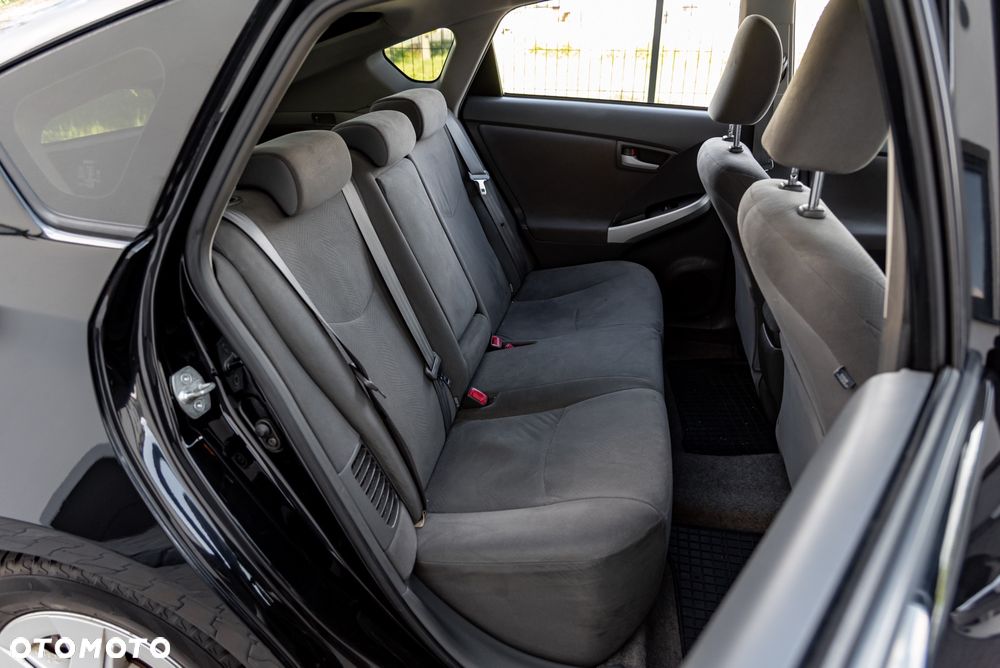 Toyota Prius 1.8 HSD Premium - 24