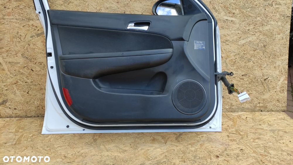 Lewe przednie drzwi Hyundai i30 I CW kod: 7F - 2