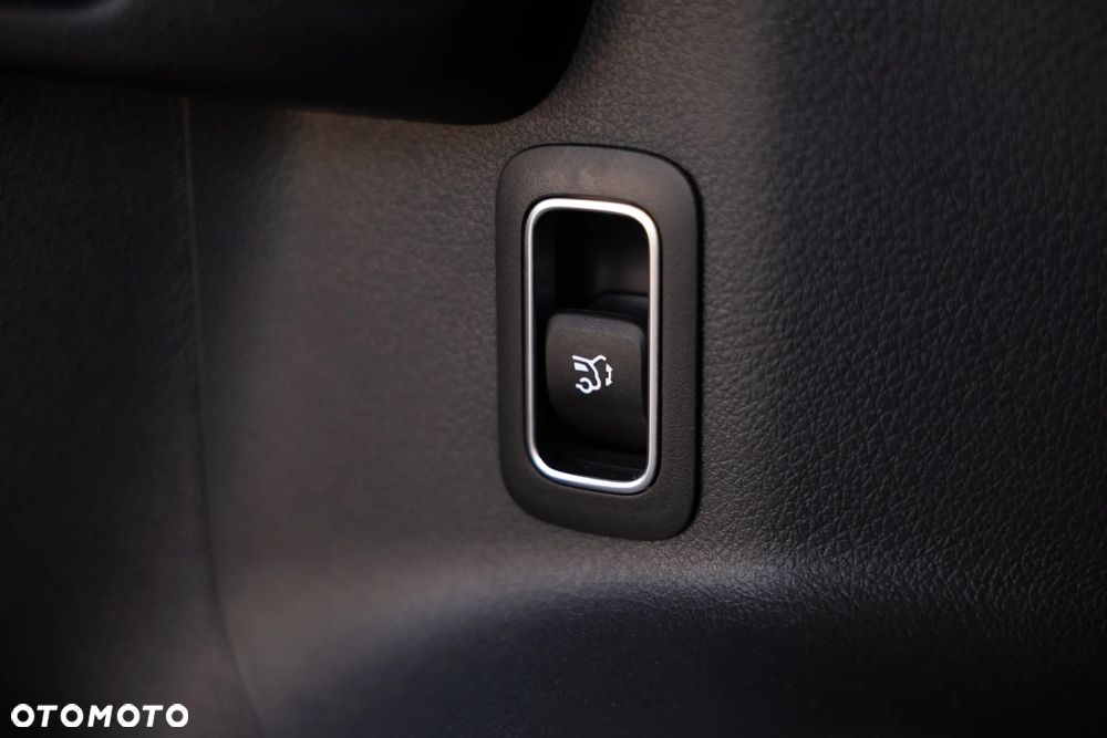 Mercedes-Benz GLB 200 Style 7G-DCT - 39