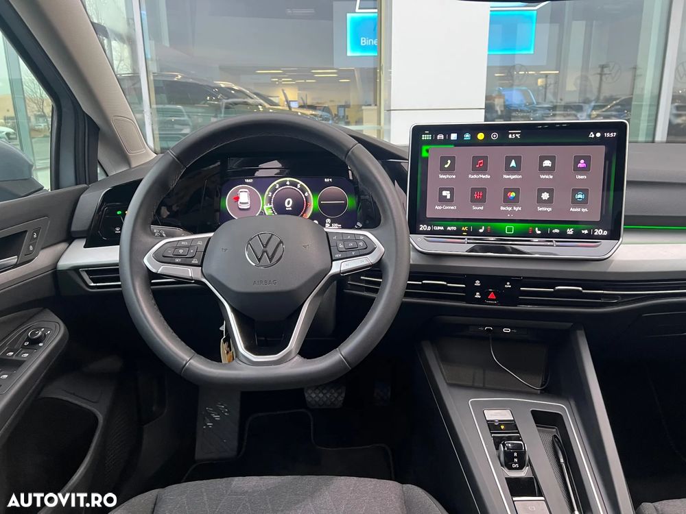 Volkswagen Golf 1.5 eTSI DSG MHEV Life - 13