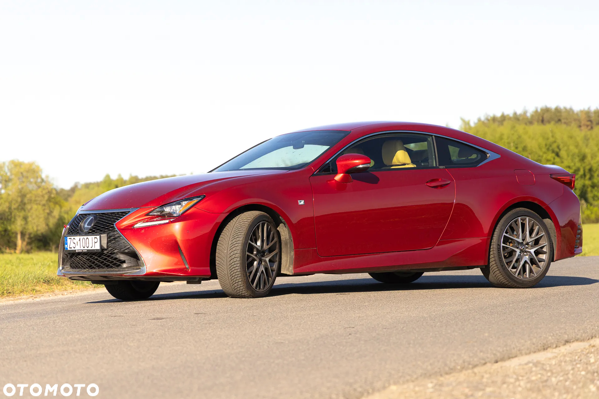Lexus RC 200t / 300 F Sport - 12