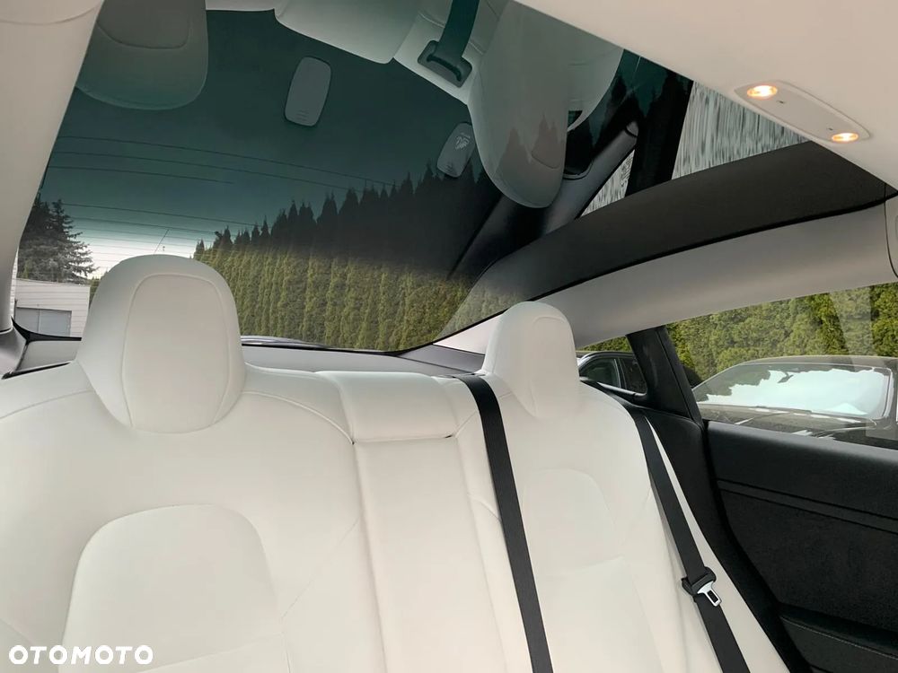 Tesla Model 3 - 13