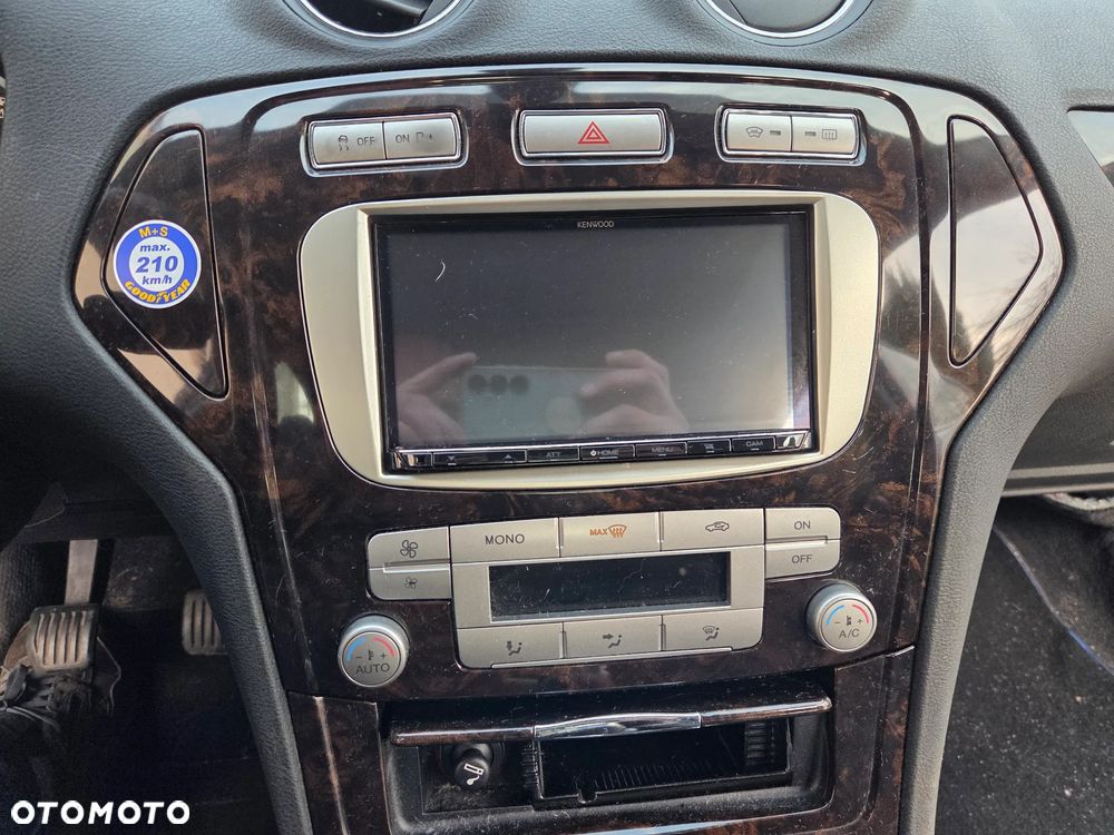 Ford Mondeo 2.5 Ghia - 10