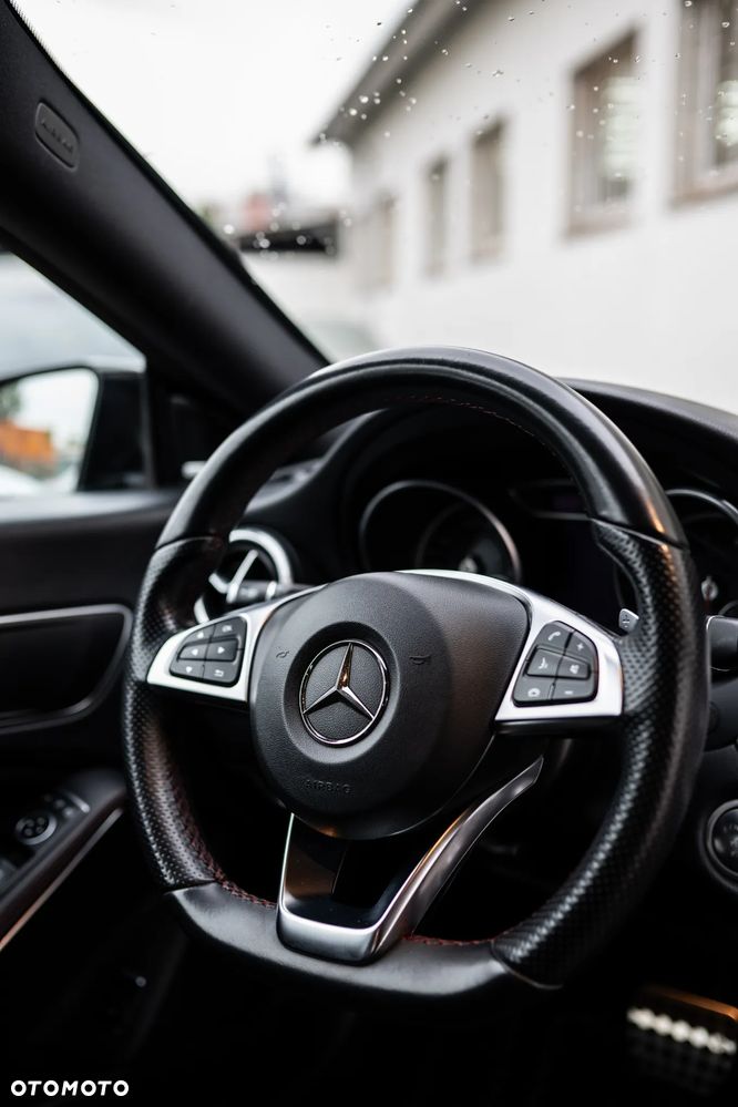 Mercedes-Benz CLA 220 4-Matic AMG Line - 19