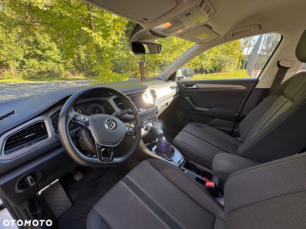 Volkswagen T-Roc - 16