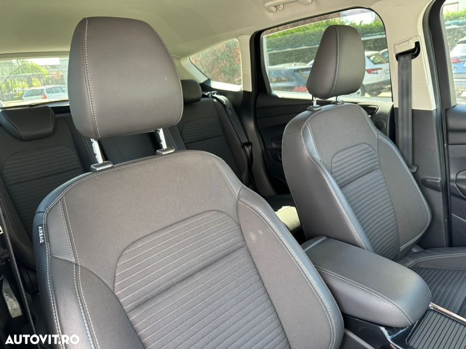 Ford Kuga 2.0 TDCi 4WD Powershift Titanium - 6