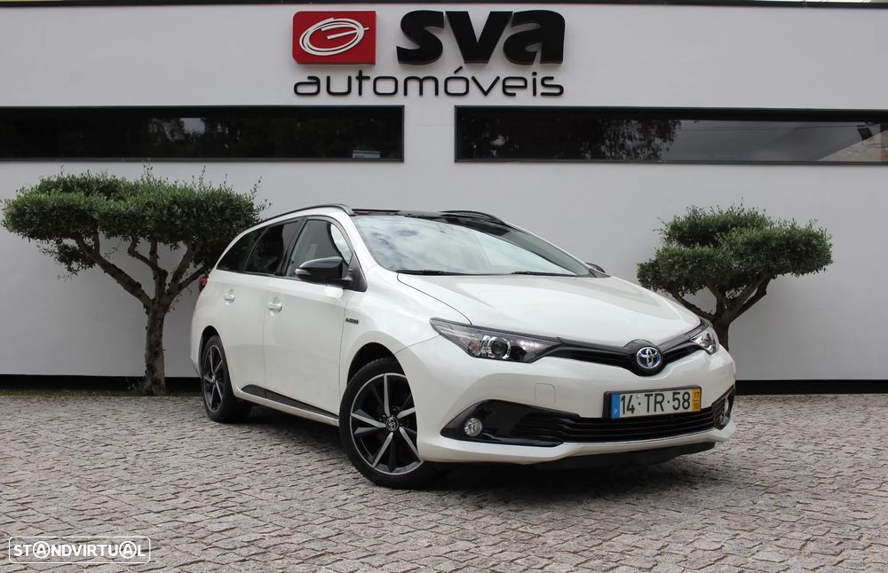 Toyota Auris Touring Sports 1.8 HSD Comfort +P.Techno+P.Sport - 1
