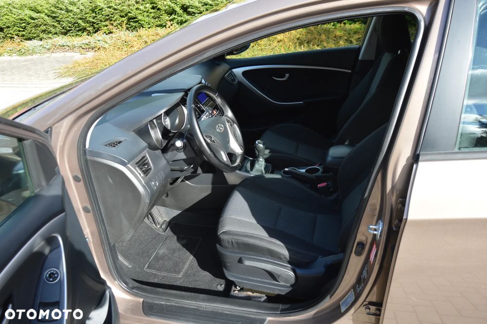 Hyundai i30 1.6 Comfort - 11