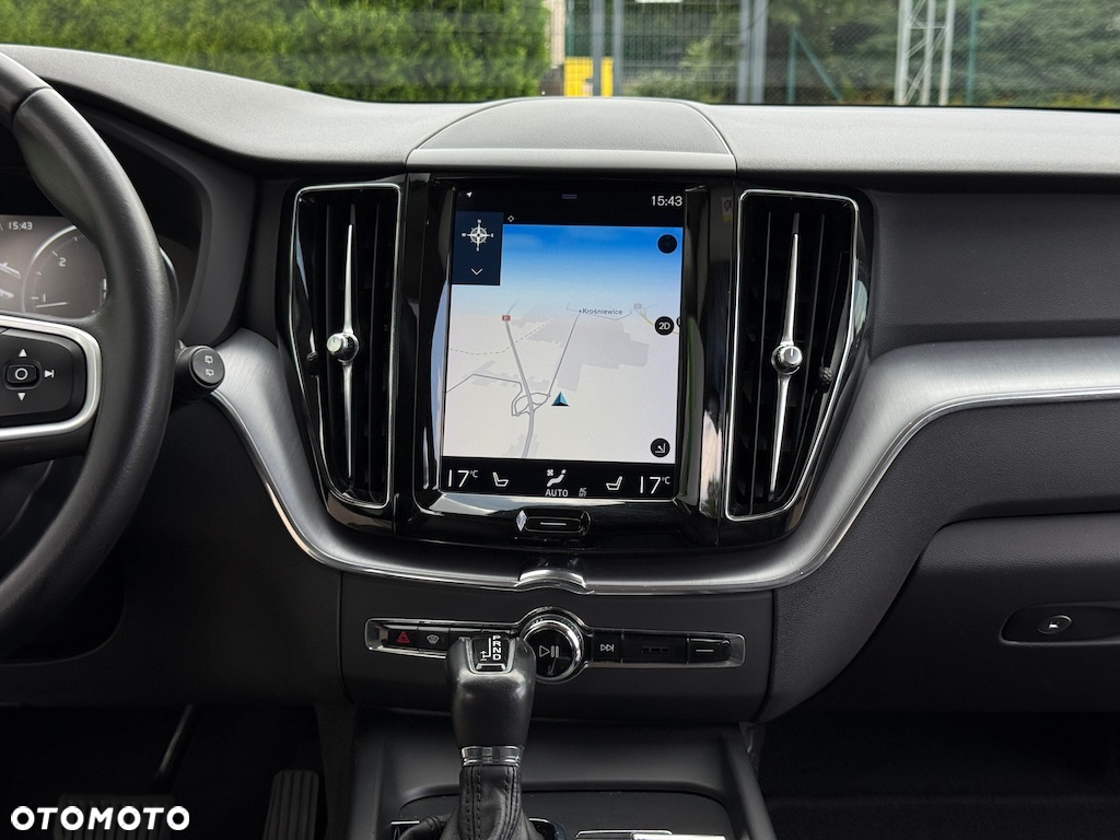 Volvo XC 60 D4 Momentum Pro - 22