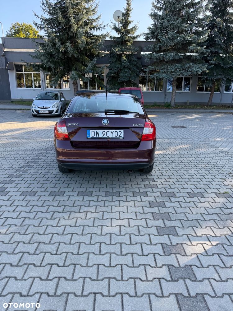 Skoda RAPID 1.6 TDI DPF Edition - 4