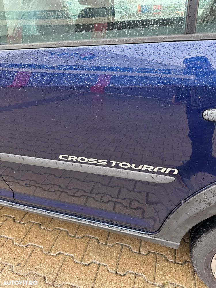 Volkswagen Touran 2.0 TDI DPF DSG Cross - 20