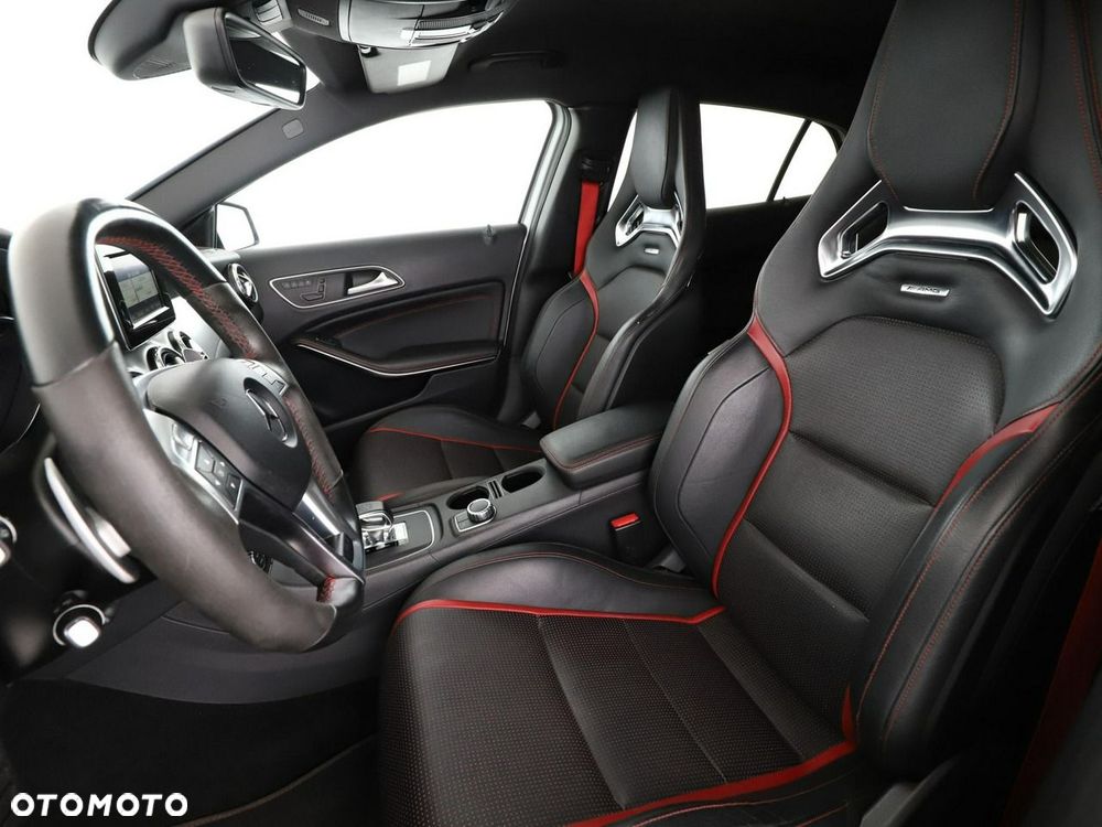 Mercedes-Benz GLA 45 AMG 4-Matic - 14