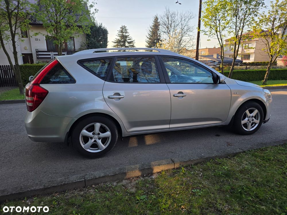 Kia Ceed 1.6 CRDi 90 Vision - 13