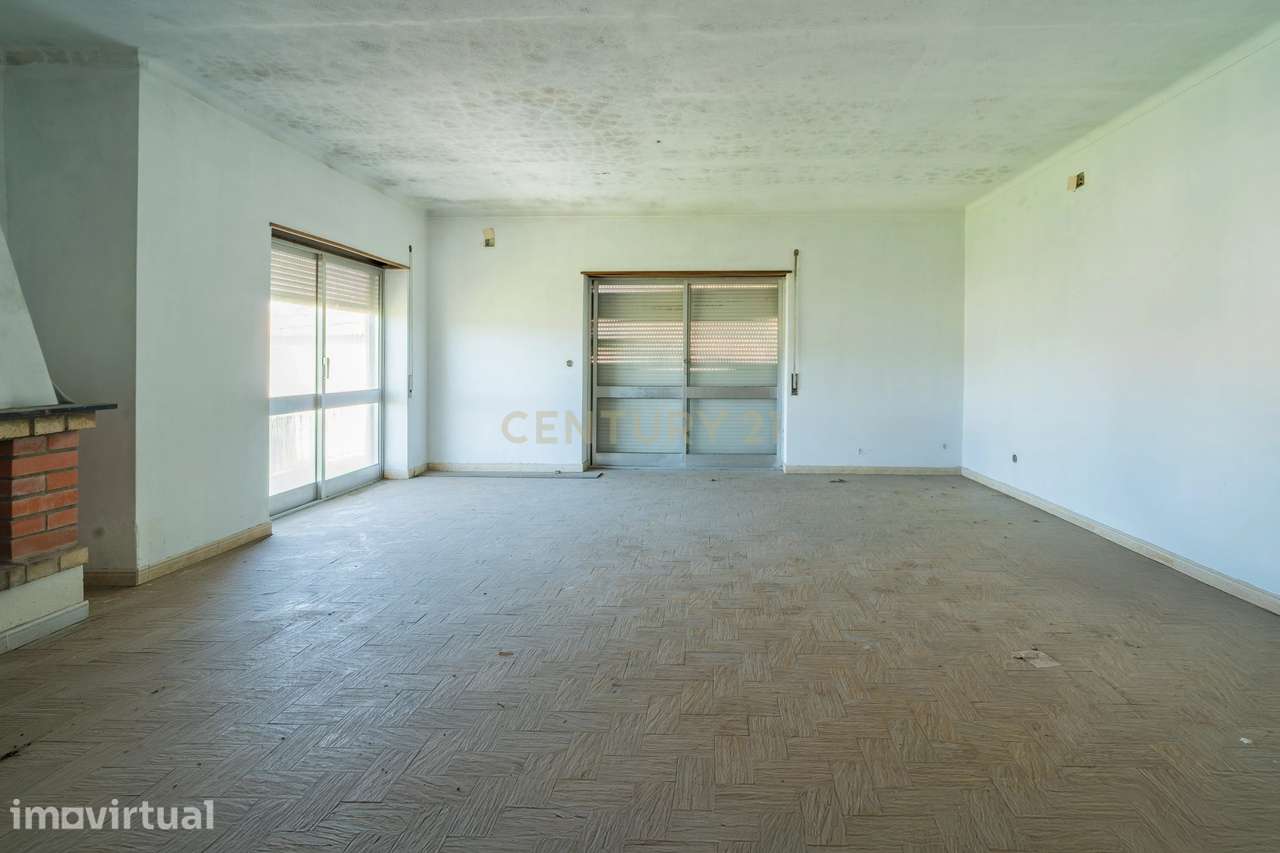 Oportunidade Única - Moradia com terreno nas Olhalvas, Leiria - Grande imagem: 2/31
