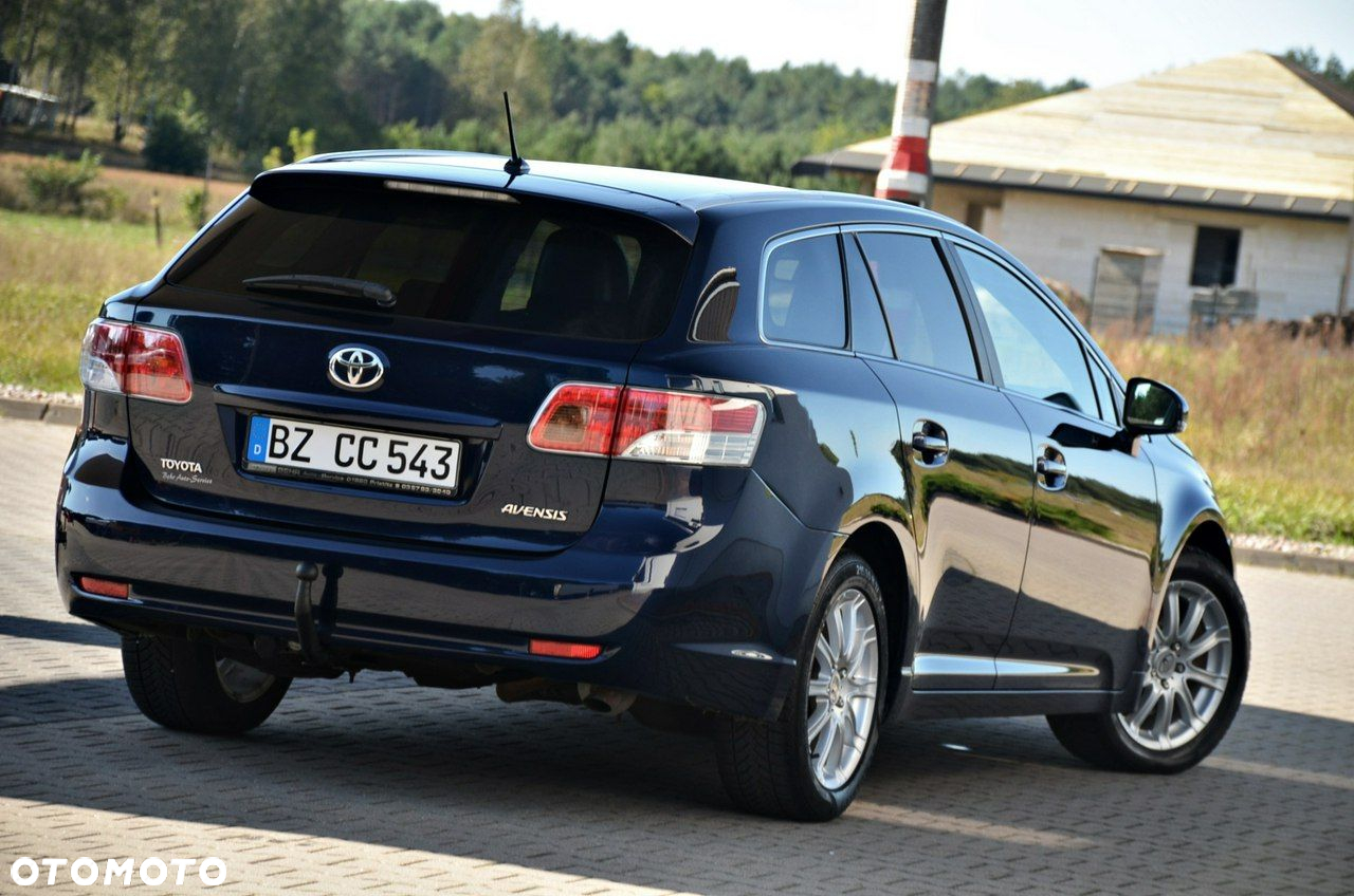 Toyota Avensis - 15