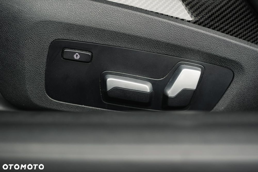 BMW M4 Competition M xDrive sport - 32