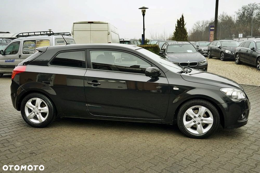Kia Ceed 1.6 CRDi 90 ISG Vision - 14