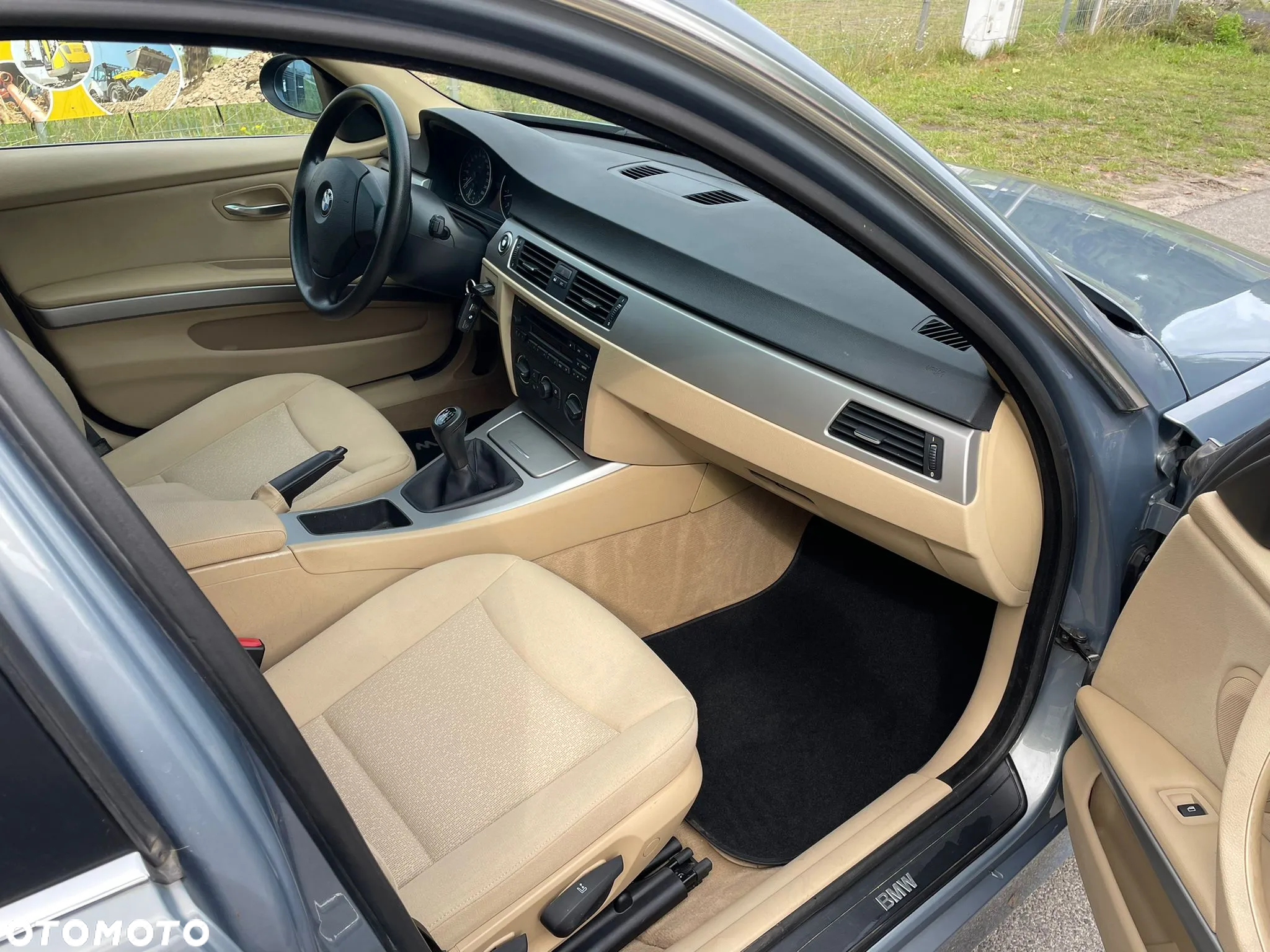 BMW Seria 3 325i Touring - 8