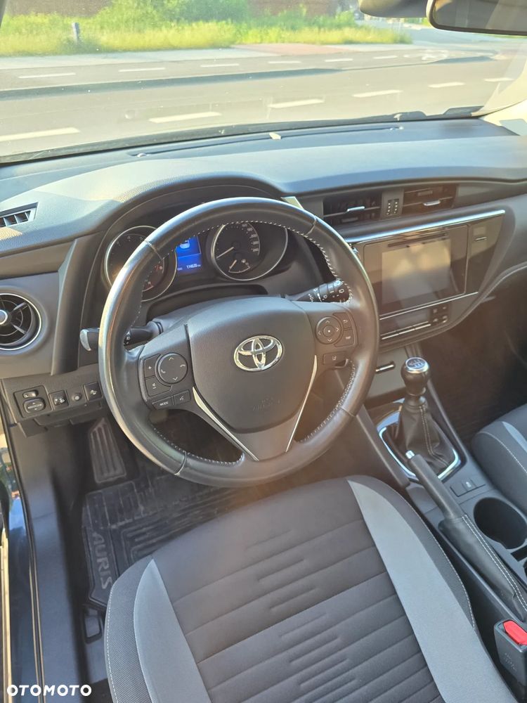 Toyota Auris 1.6 Premium - 6