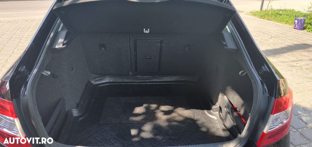 Skoda Octavia 1.6 TDI ELEGANCE - 9