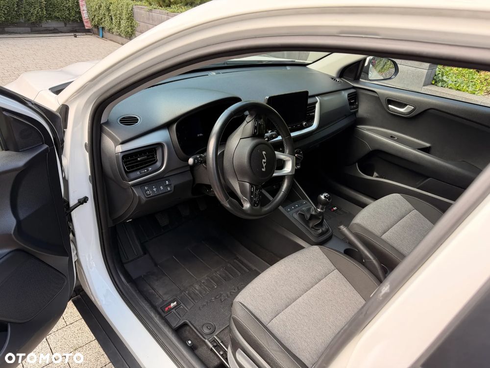 Kia Stonic 1.2 L - 6