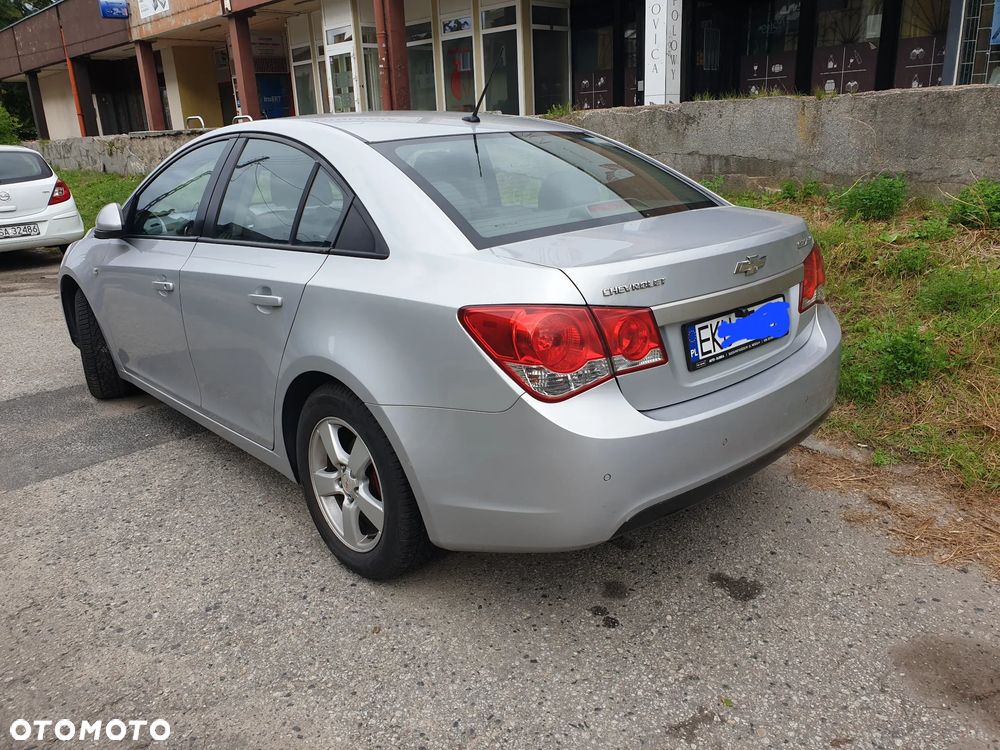 Chevrolet Cruze 1.8 LS - 2