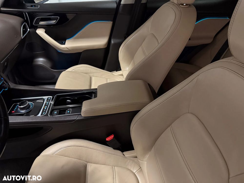 Jaguar F-Pace 25d AWD Prestige - 32