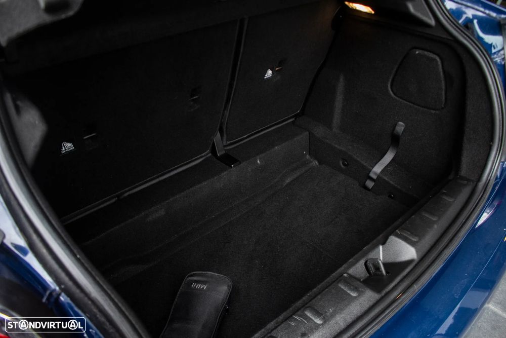 MINI 5 Portas Cooper D - 32