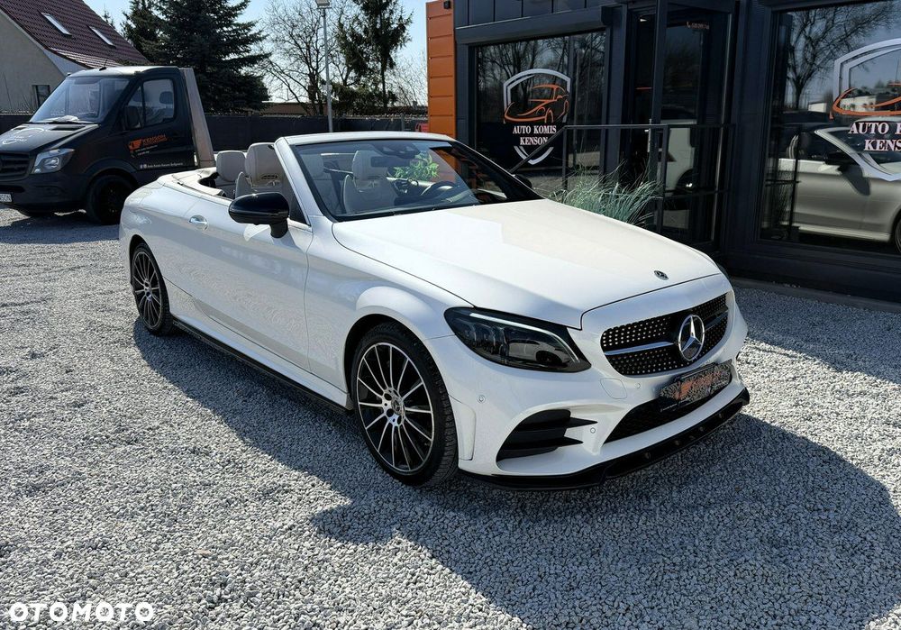 Mercedes-Benz Klasa C 300 4Matic 9G-TRONIC AMG Line - 2