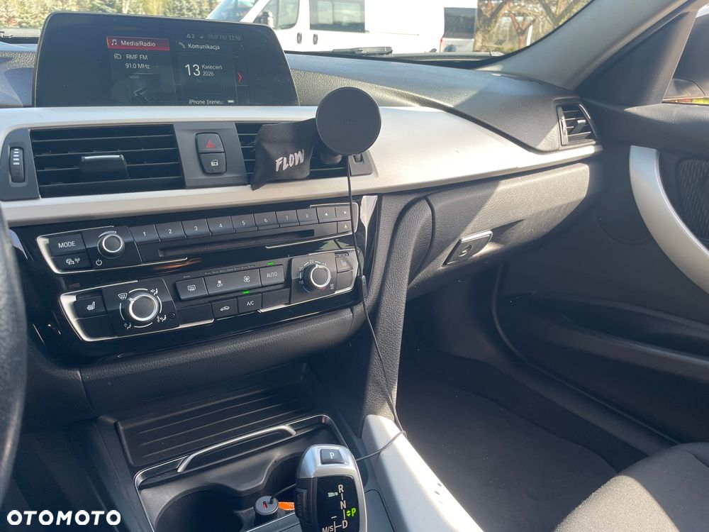 BMW Seria 3 320d Edition Luxury Line Purity - 24